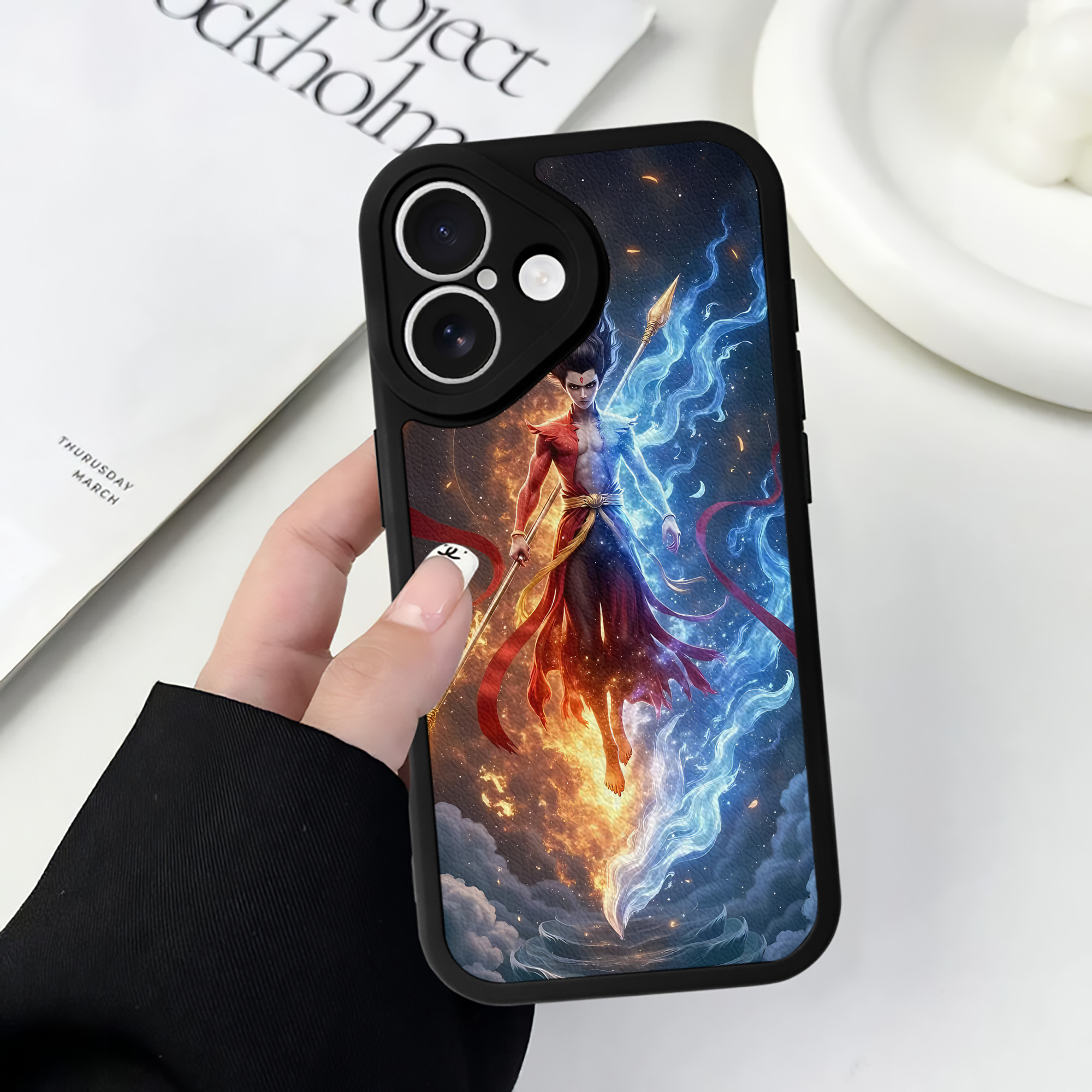 （画像用） Ne Zha 2 ナタ 魔童の大暴れ 【iPhone 16シリーズ対応】シリコンスマホケース（レザー調） 材質：シリコン